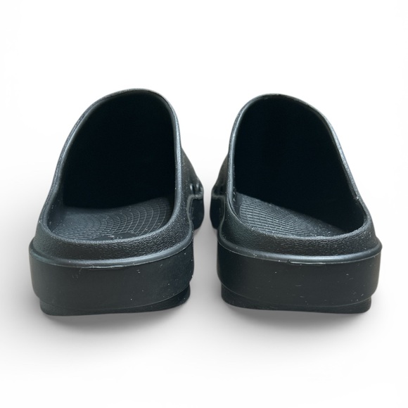 OOFOS Oocloog Clogs Black Comfort Recovery Slip On Loafers 
US Men's 6 Women's 8 - Picture 6 of 8